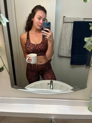 Presley Rhodes Photo #10