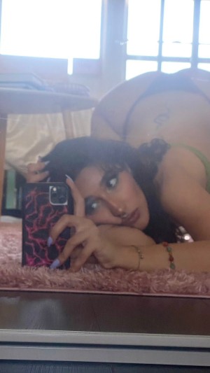 urgrllcrush Photo #4