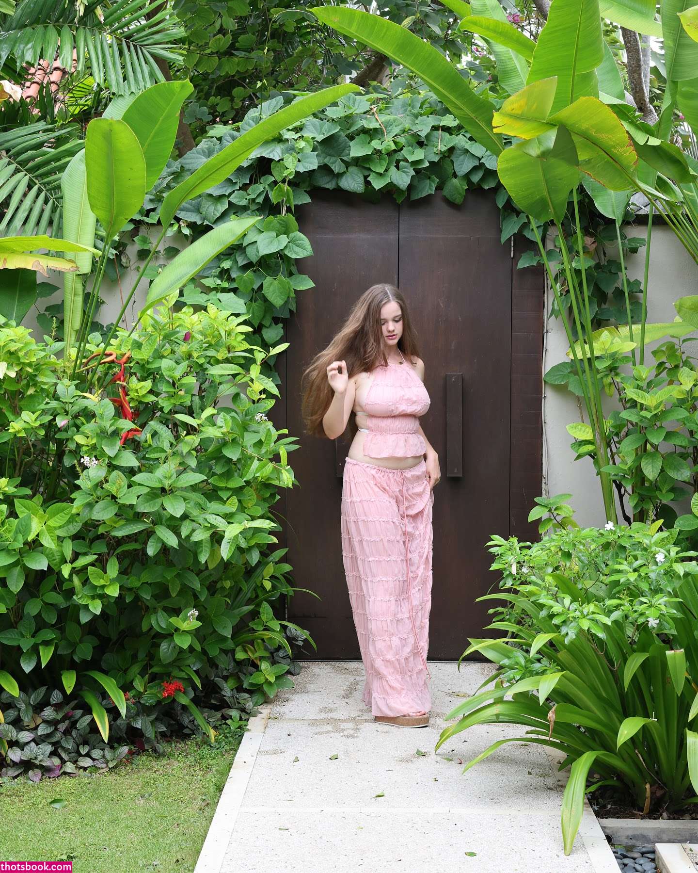 Isabella Ardley Photo #1