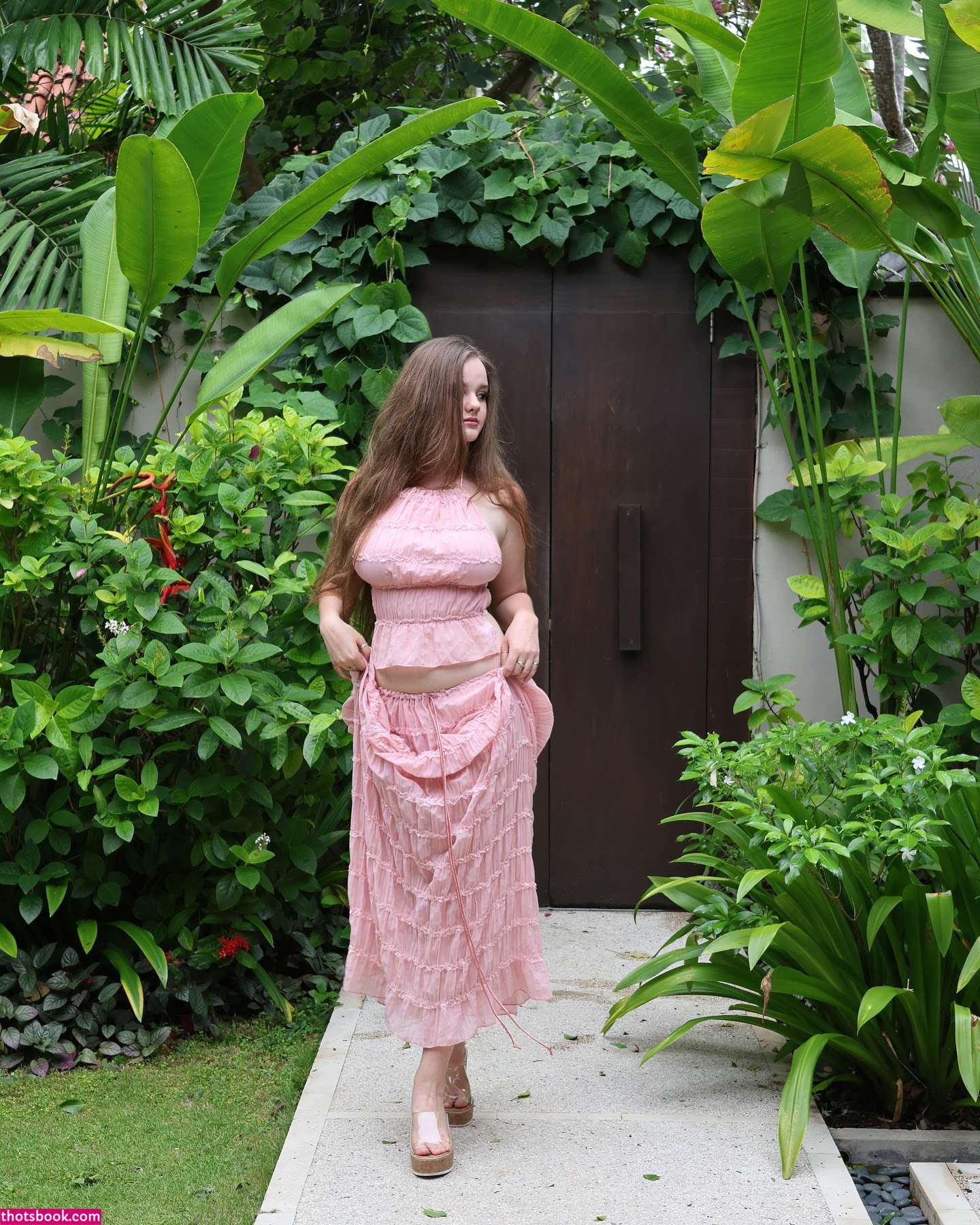 Isabella Ardley Photo #5