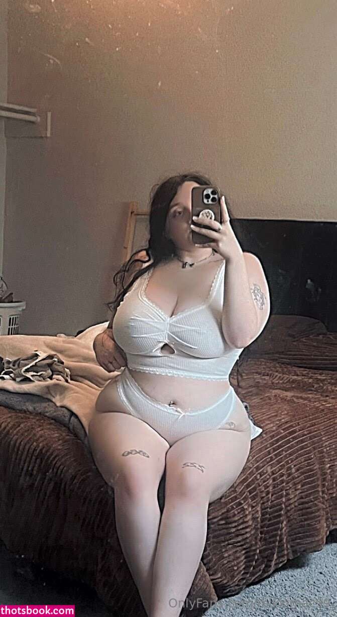 mikkimac99 Photo #10