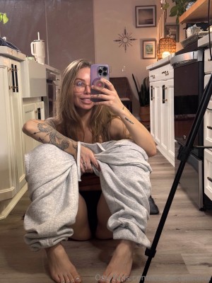 Nicole Aniston Photo #190