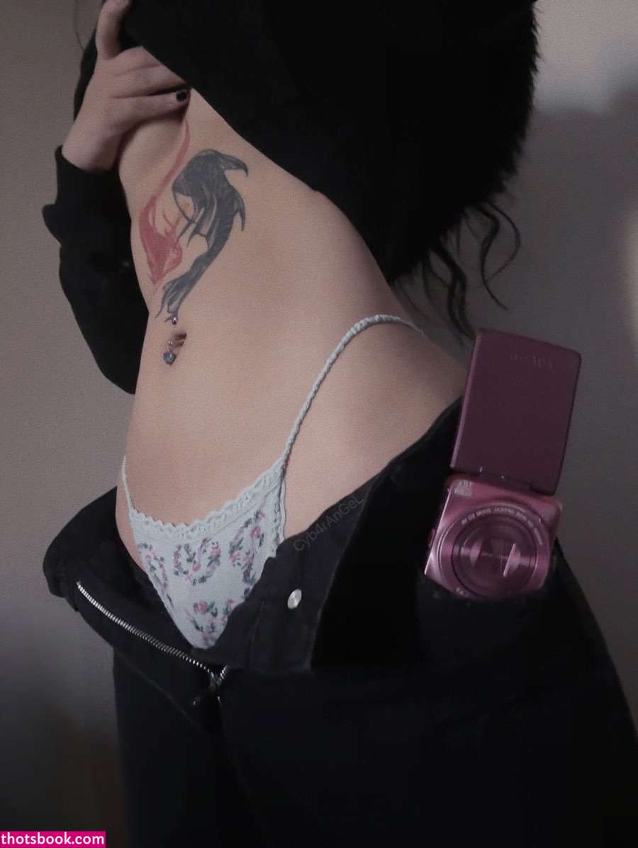 Cyb4rangel Photo #10