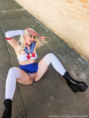 Shygothexhib Photo #15