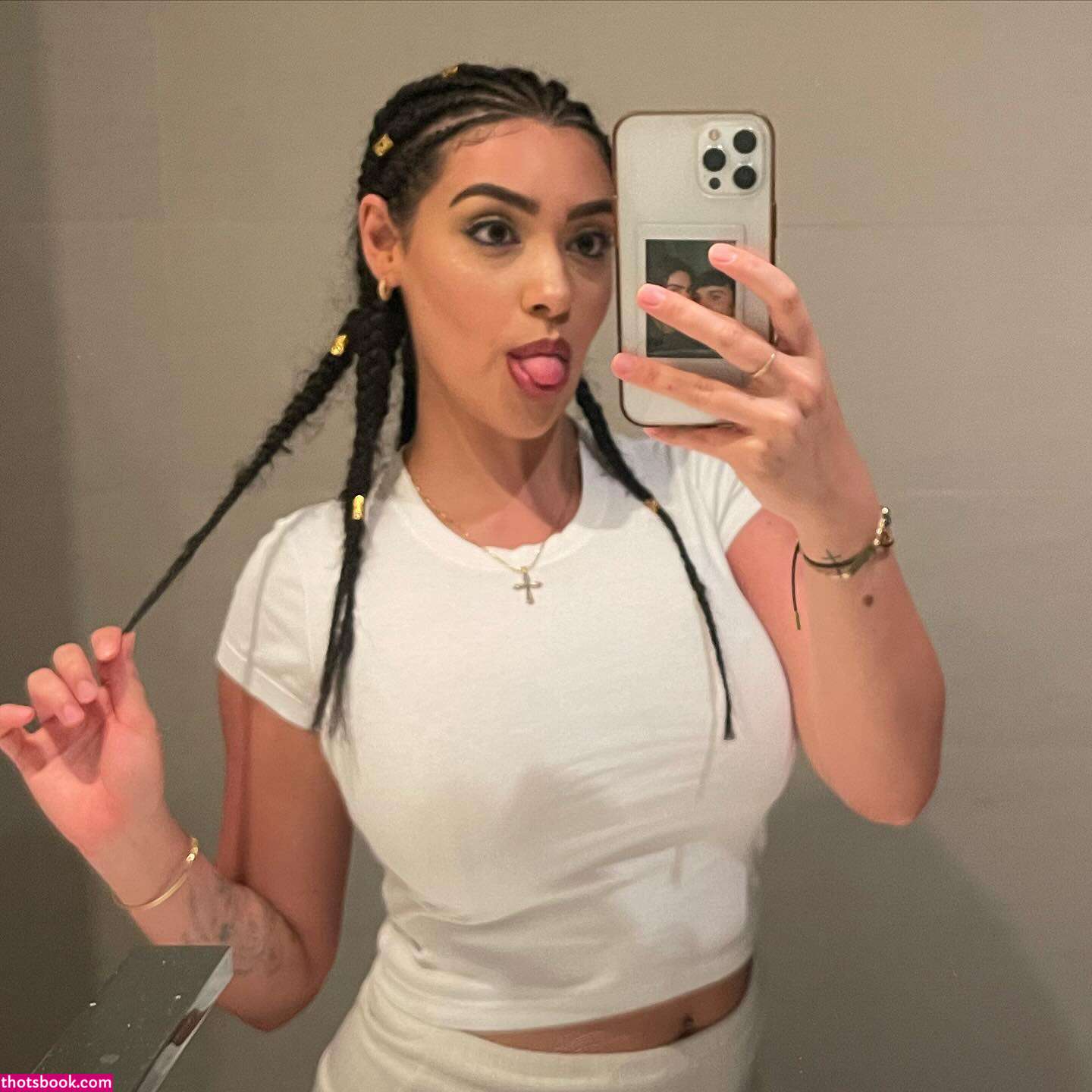 Konstantia Photo #34