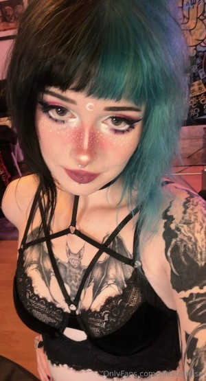 Sinistermisa Photo #30