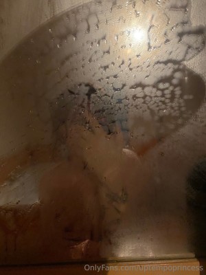 Ariesgummygirl Photo #15