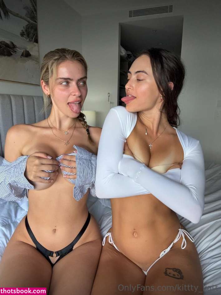 Hellokittychickyy Photo #27