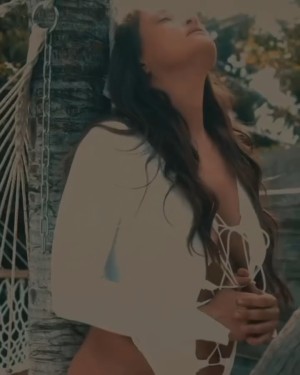 Karolina Kowalkiewicz Photo #5