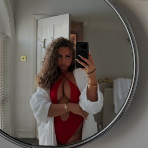 Olivia Alex Photo #6