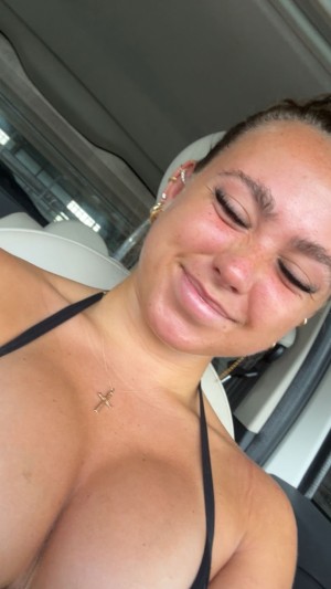 Olivia Alex Photo #9