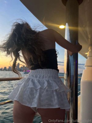 Julia Bright Photo #342