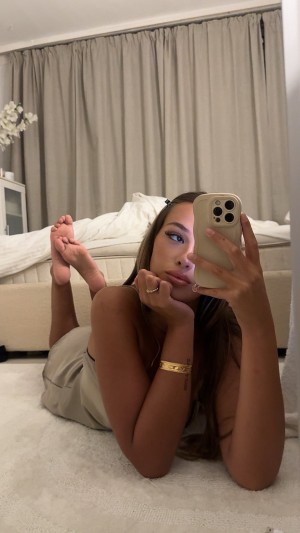 Randi Hartman Photo #21