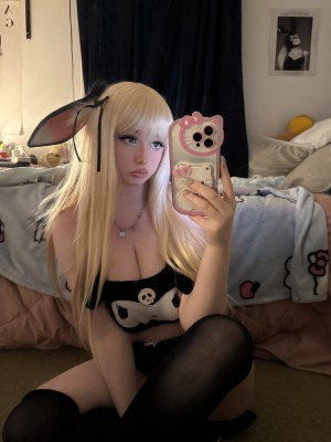 bimbogrlfriend Photo #2