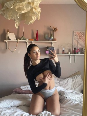 Julia Amareno Photo #18