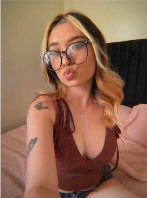 Mona Lenaa Photo #14