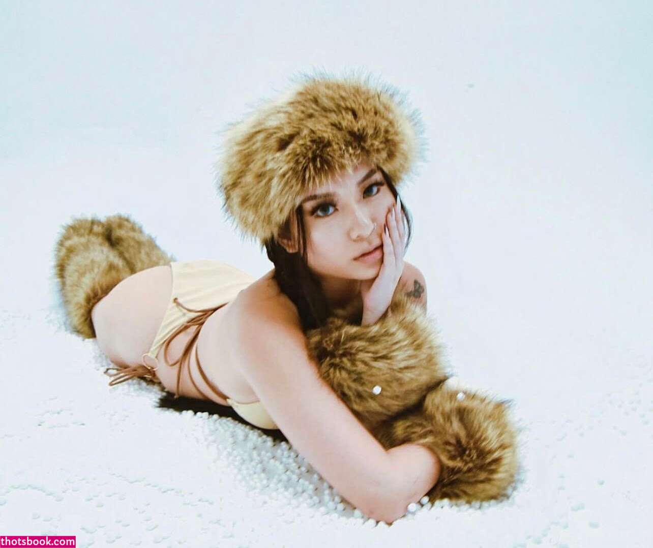 Mona Lenaa Photo #34