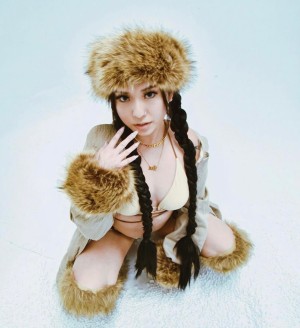 Mona Lenaa Photo #30