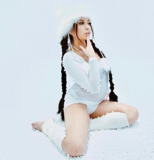 Mona Lenaa Photo #35