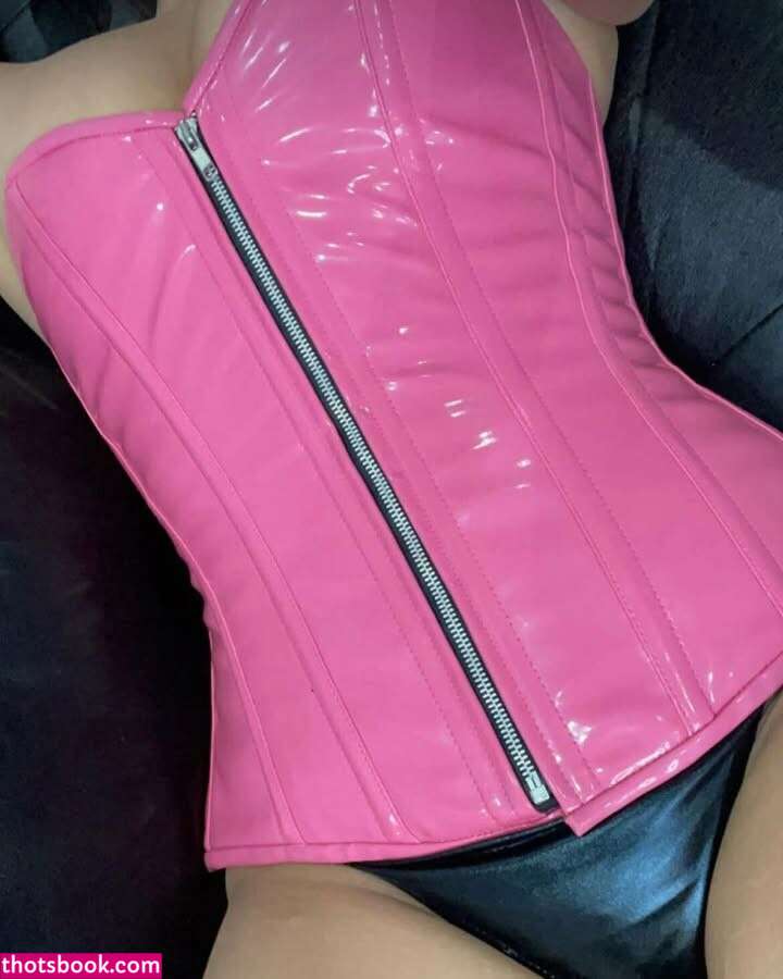 naughtyneicyxo Photo #32