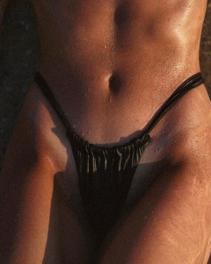 Charis Axilithioti Photo #14