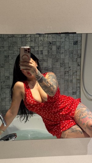 Eda Gokcen Kaya Photo #2