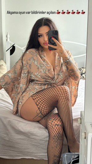 Eda Gokcen Kaya Photo #20