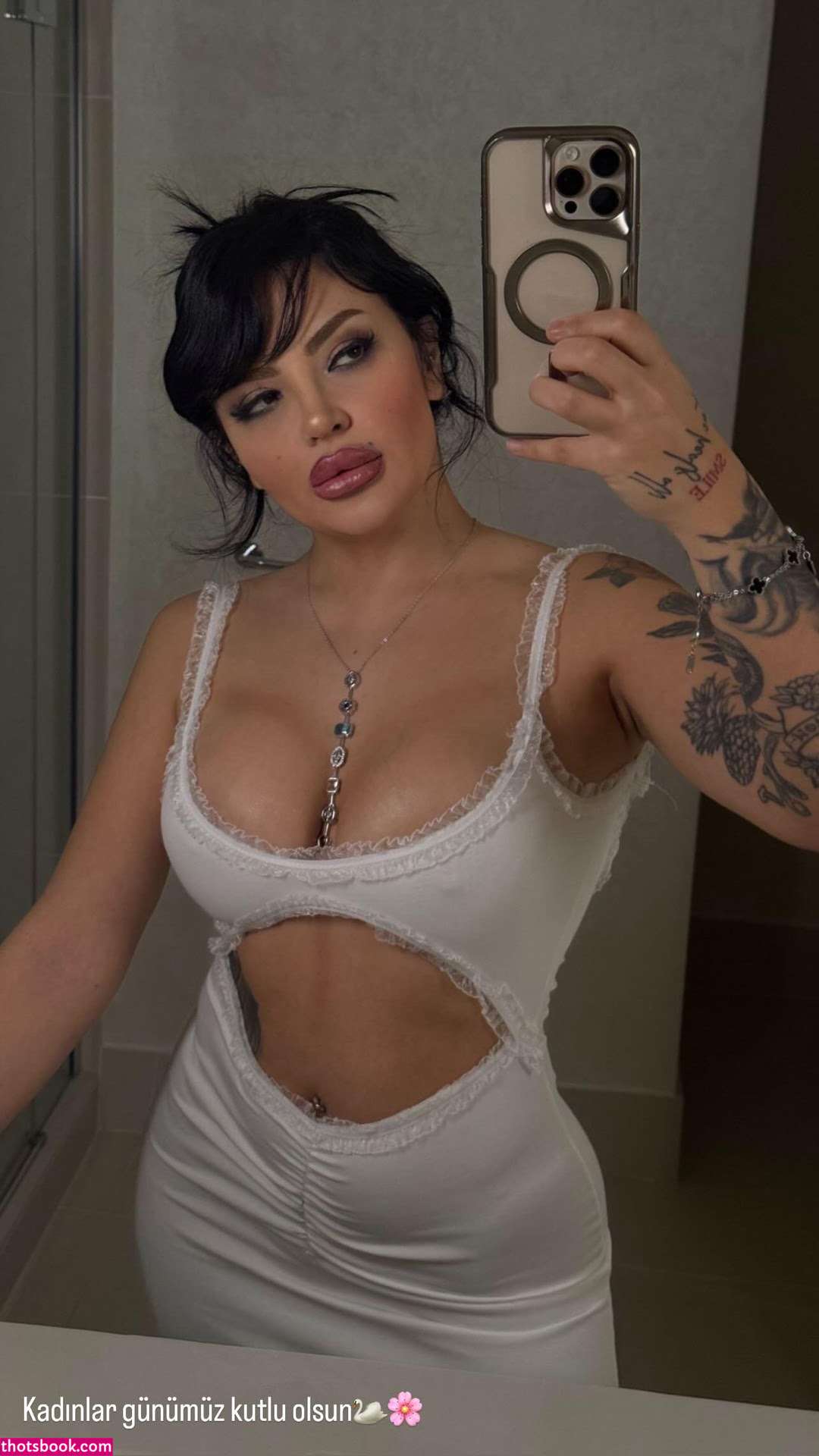 Eda Gokcen Kaya Photo #25