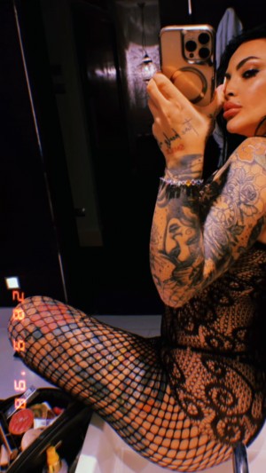 Eda Gokcen Kaya Photo #22