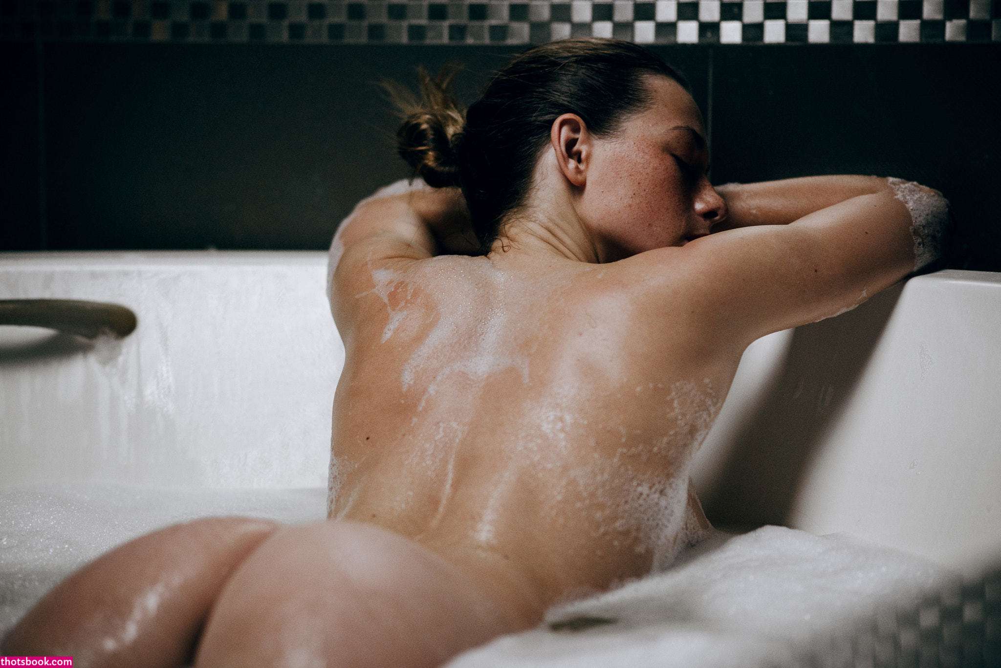 Aglo Razbok Photo #18