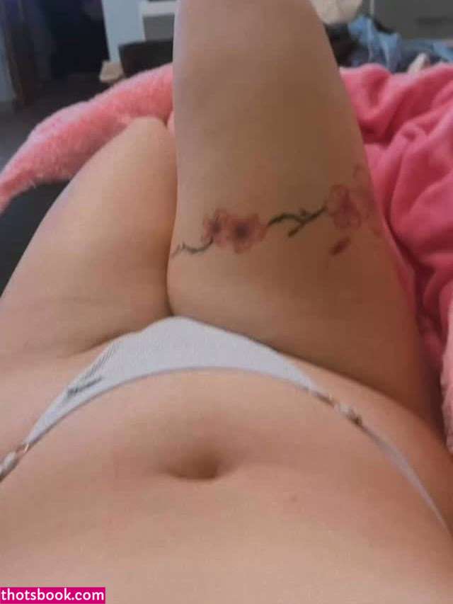 Karen Morales Photo #105