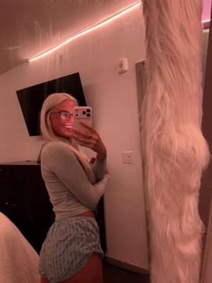 sariahxxx Photo #11