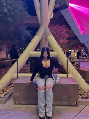 saucyysuzzy Photo #12