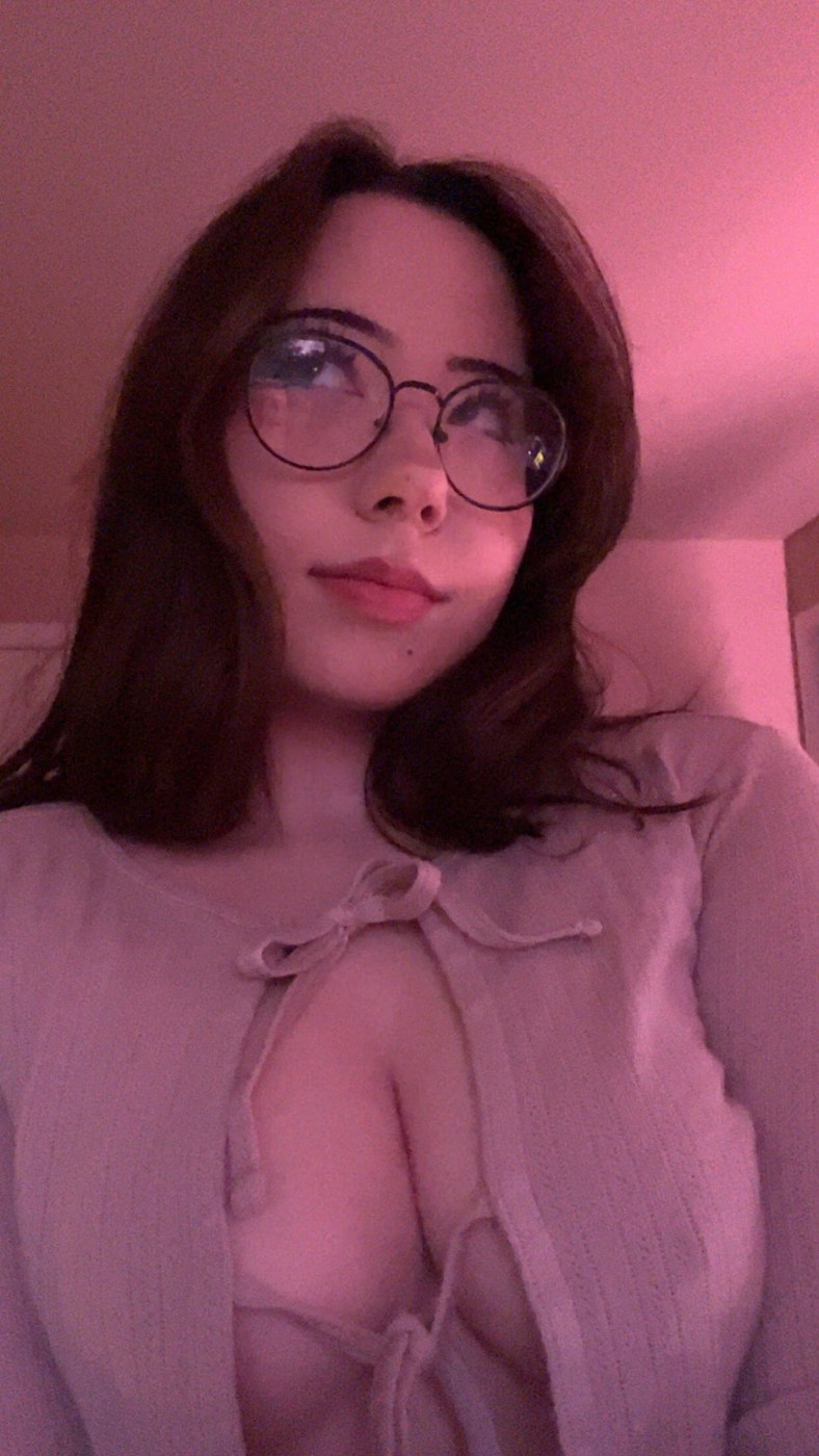 AliciaJade Photo #17
