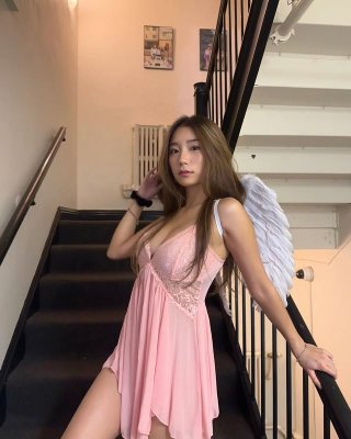 Joy Lee Photo #18