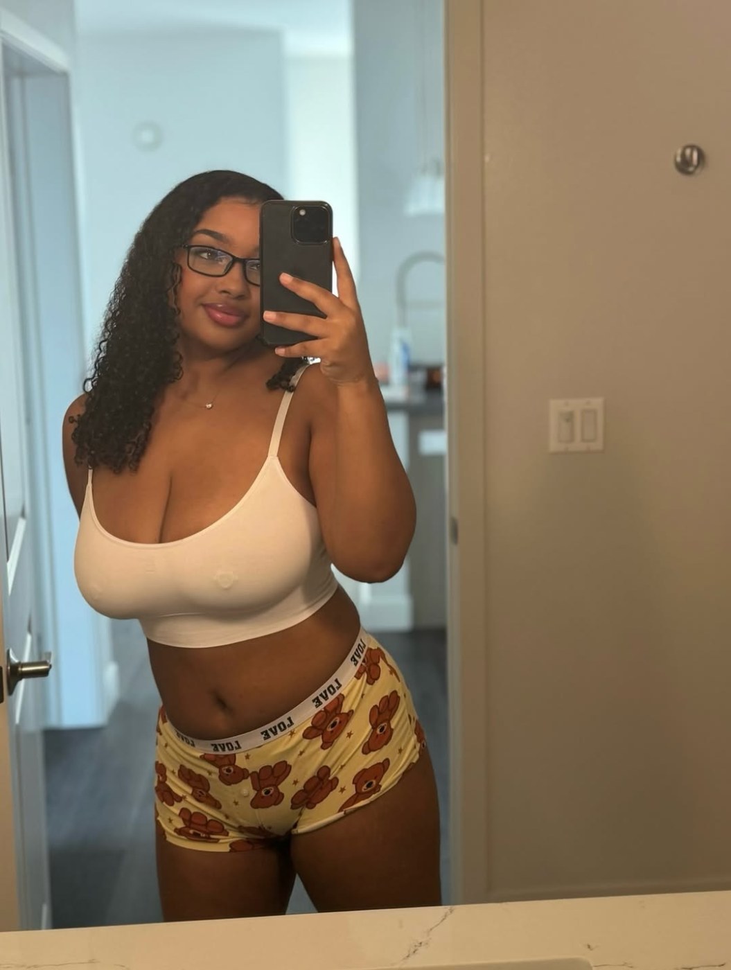 Corie Rayvon Photo #6