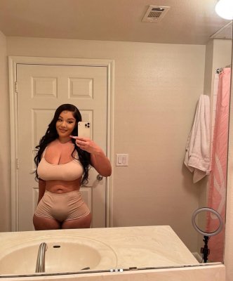 Selenealeche69 Photo #28