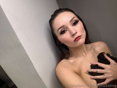 BabyNickiB Photo #22