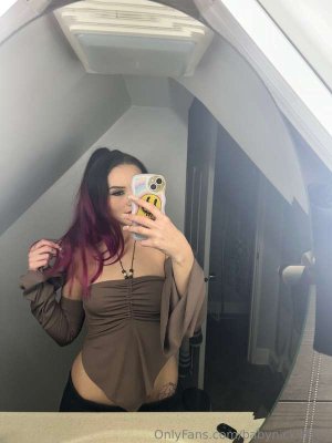 BabyNickiB Photo #28