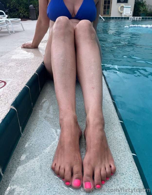 FlirtyFeetRN Photo #28