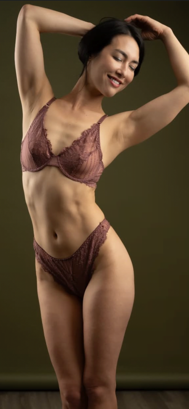 Isabel Love Photo #16