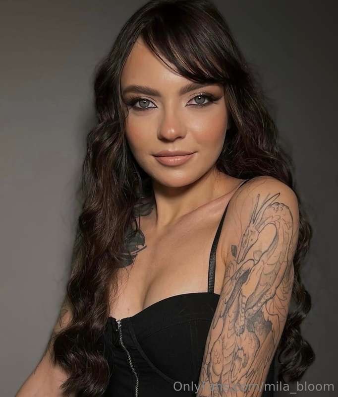 mila_bloom Photo #4
