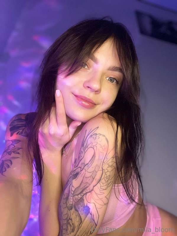 mila_bloom Photo #11
