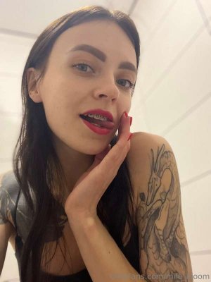 mila_bloom Photo #12
