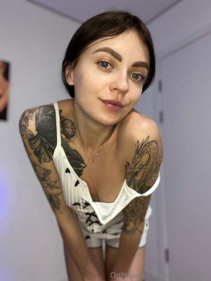 mila_bloom Photo #13