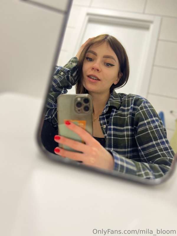 mila_bloom Photo #16