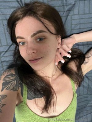 mila_bloom Photo #23
