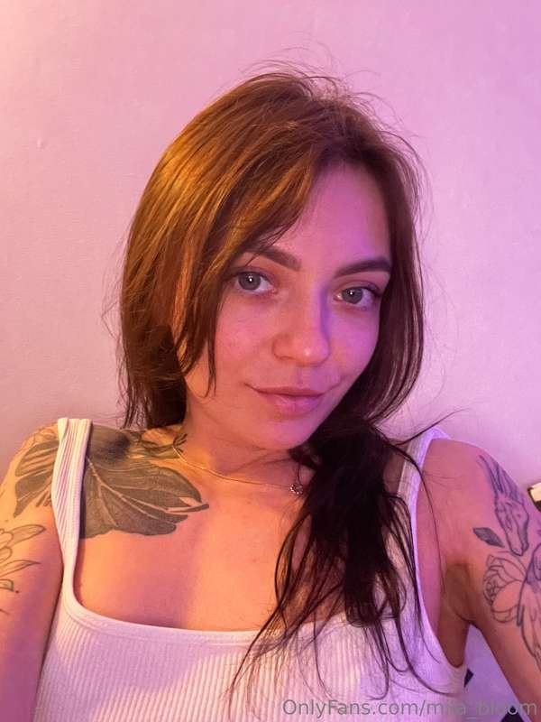 mila_bloom Photo #30