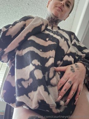 courtneyelizabeth-333 Photo #6