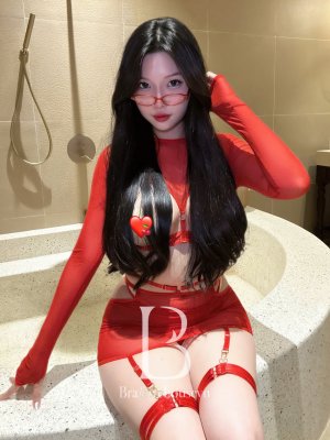 Duyenn Hipp Photo #52